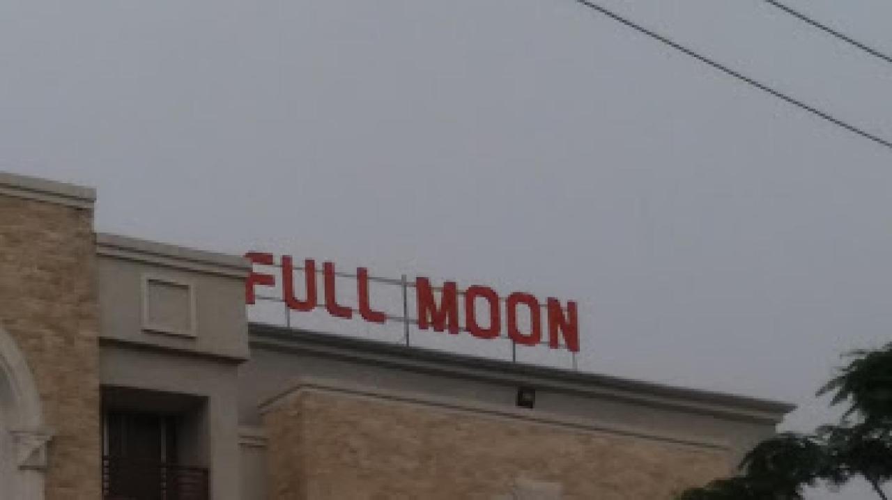 Room In Lodge - Full Moon Hotel Overri Kültér fotó